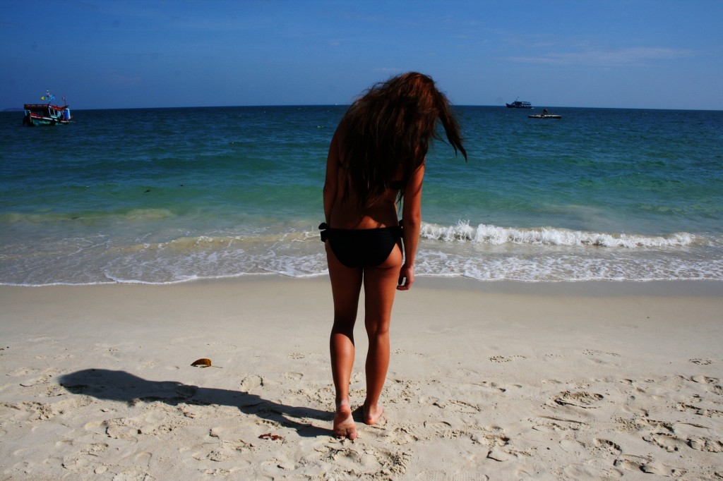 Фото Девушек На Пляже Со Спины
